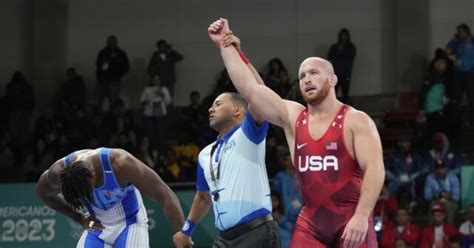 Wrestler Kyle Snyder looks to become fourth American to win two .